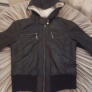 Black faux leather, crop jacket!!